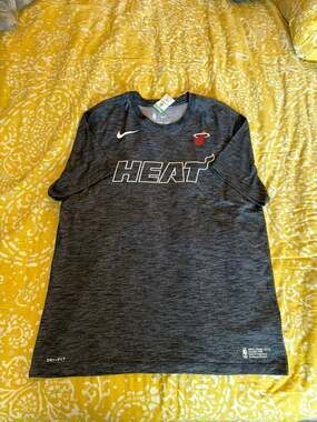 Nike NBA Miami Heat Dri-Fit Practice Performance T-Shirt Gray Heathered Shirt Me